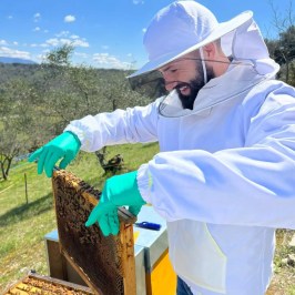 Tuscany Beekeeping Tour