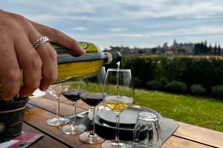 Tuscany wine tasting