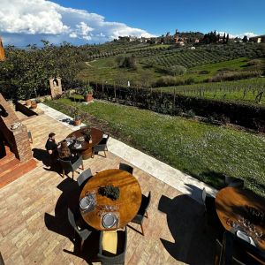 Tuscany wine tasting