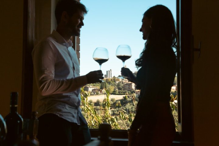 Tuscany wine tasting