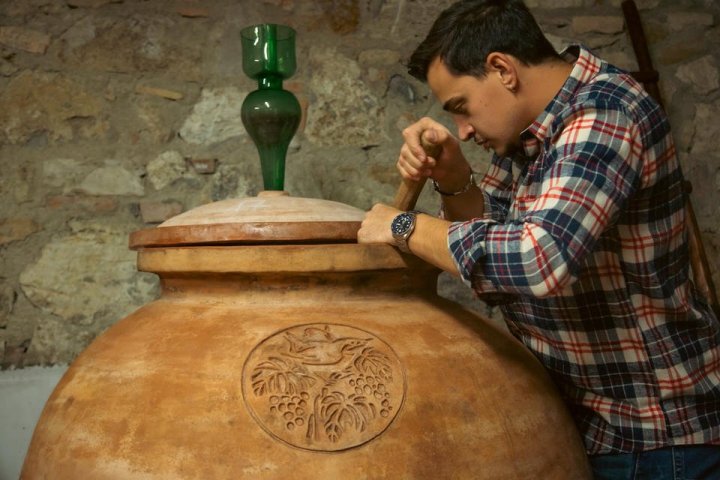 Tuscany wine tasting