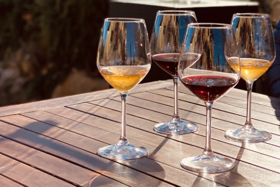 wine tasting in tuscany