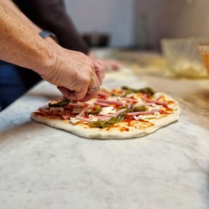 pizza cooking class in italy