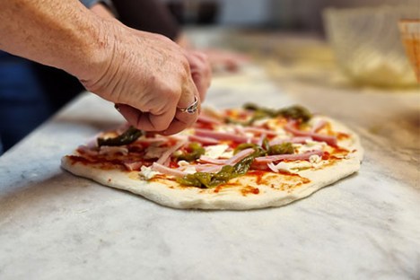 pizza cooking class in italy