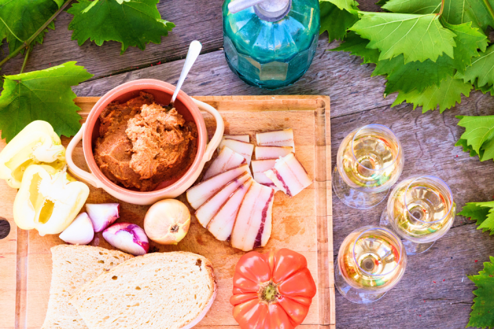 Piedmont Picnic in the Vineyard