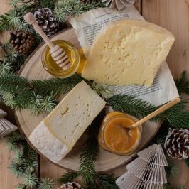 Organic Raw Milk Cheese Tasting