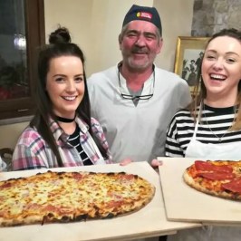 Pizza Masterclass & Wine Tour in the Vineyard Experience