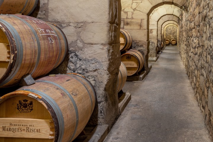 Elciego Winery Tour & Guided Tasting Experience