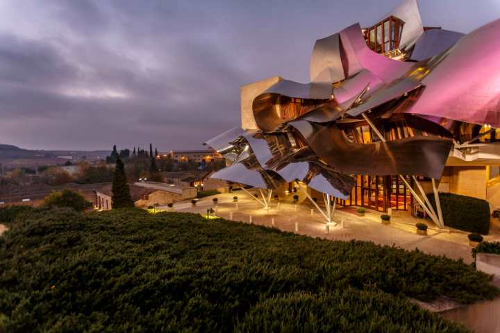 Elciego Winery Tour & Guided Tasting Experience