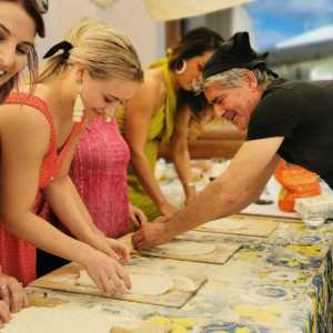 Pizza Masterclass & Wine Tour in the Vineyard Experience