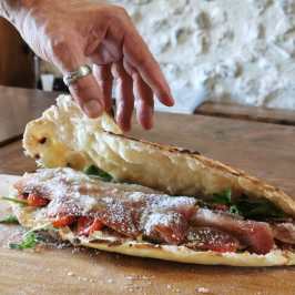 Pizza Masterclass & Wine Tour in the Vineyard Experience