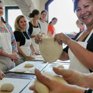Pizza Masterclass & Wine Tour in the Vineyard Experience