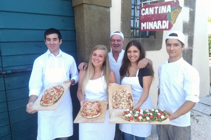 Pizza Masterclass & Wine Tour in the Vineyard Experience