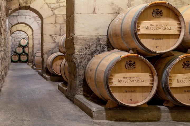 Elciego Winery Tour & Guided Tasting Experience