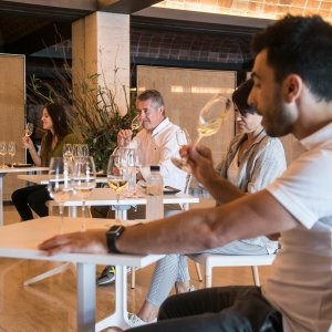 Sparkling Wines Visit & Paring Experience