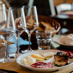 Catânia Wine Tasting & Light Lunch Experience