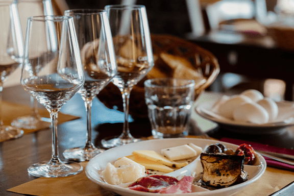 Catânia Wine Tasting & Light Lunch Experience