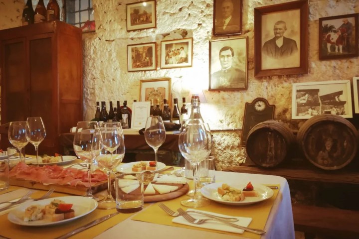 Pasta Masterclass & Wine Tour in the Vineyard Experience