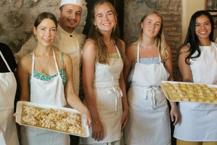 Pasta Masterclass & Wine Tour in the Vineyard Experience