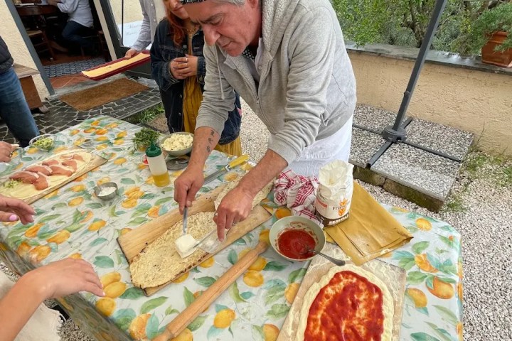 Pizza Masterclass & Wine Tour in the Vineyard Experience