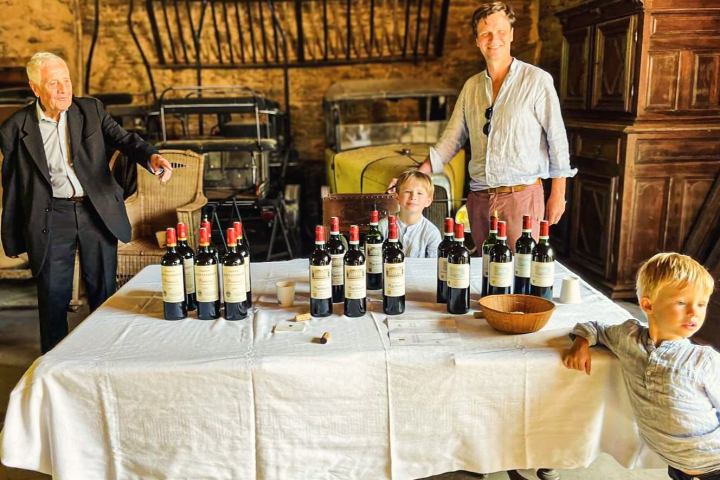 Bordeaux Domaine Tour & Wine Tasting Experience