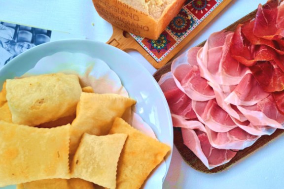 Parma Dairy Tour & Osteria Lunch Experience