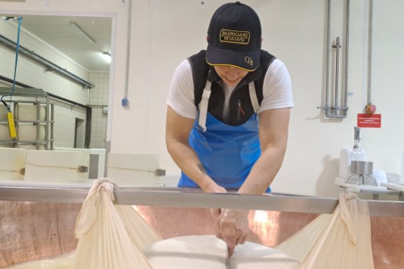 Parma Guided Dairy Tour & Tasting Experience