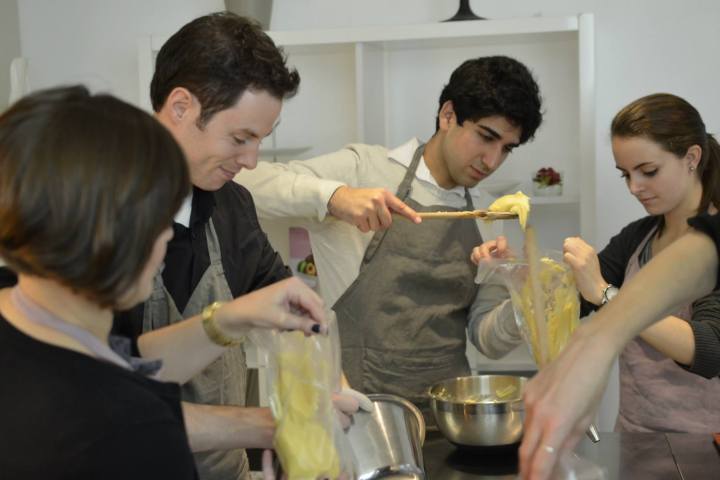 Paris Desserts Class in Paris Experience