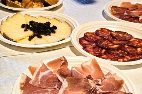 Malaga Gourmet Tapas Tour Experience