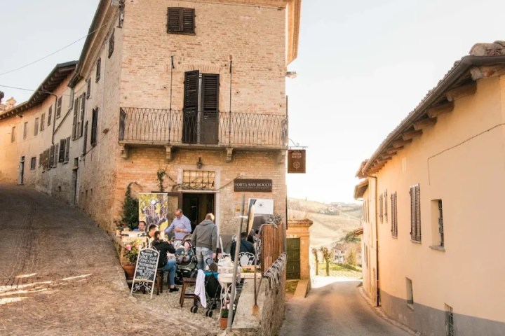 neive wine tasting tour