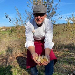 Hands-on pasta cooking class with traditional techniques in Tuscany