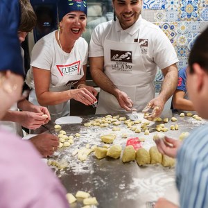 Authentic Italian cooking class in Sorrento on a family farm
