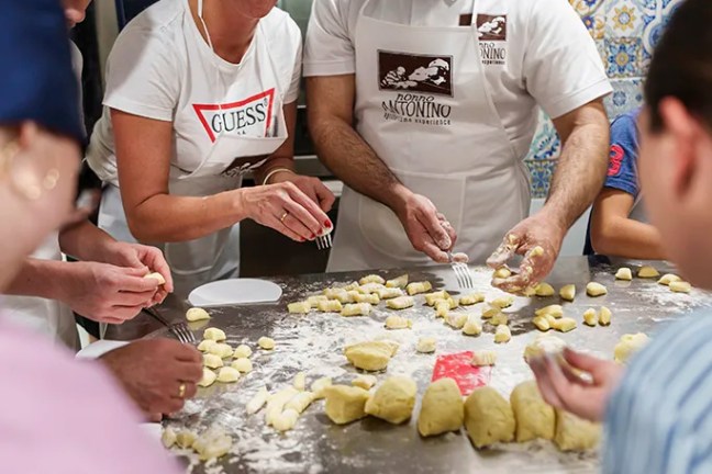 Authentic Italian cooking class in Sorrento on a family farm