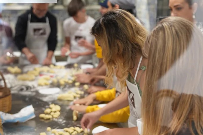 Authentic Italian cooking class in Sorrento on a family farm